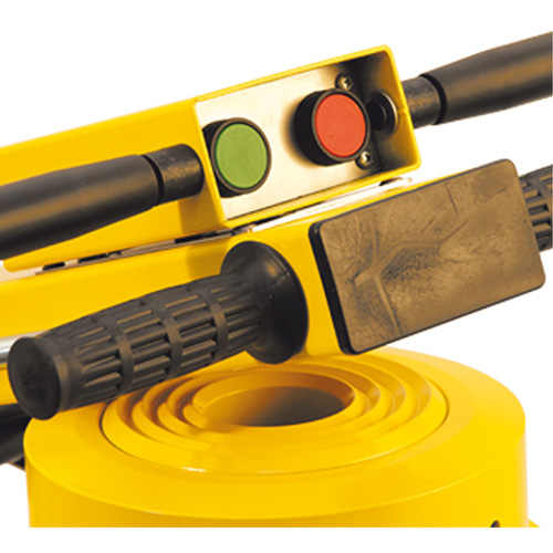 Mammut Jack, 110 Ton(s), Air Hydraulic Equipex