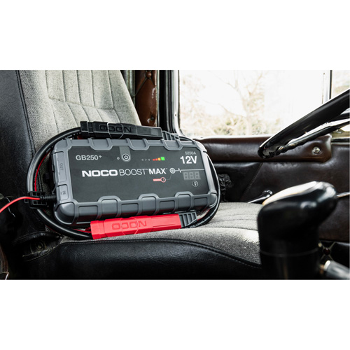GB250+ Boost&reg; Max Jump Starter Equipex