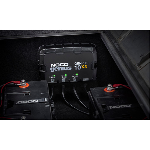 Chargeur de batterie embarqu&eacute; &agrave; 3 sorties de 30 amp&egrave;res GenPro10X3 Genius Equipex