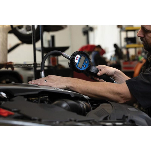 D&eacute;bitm&egrave;tre &eacute;lectronique de lubrifiant avec rallonge flexible &agrave; 90° Equipex