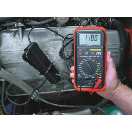 Multim&egrave;tre automobile de luxe avec fonctions r&eacute;gime moteur et temp&eacute;rature Equipex