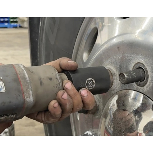 Jeu de douilles hexagonales et h&eacute;licoidales pour &eacute;crous de roue de camion Equipex