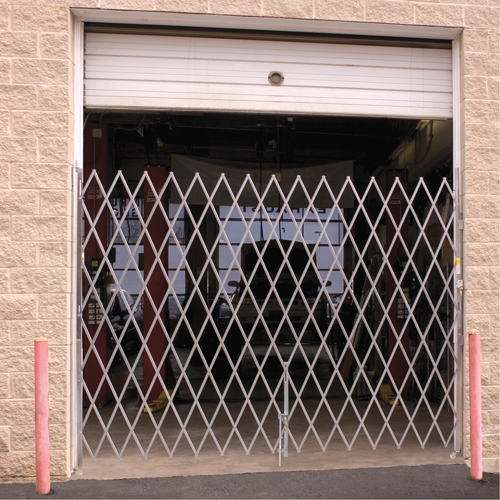 Barri&egrave;res de s&eacute;curit&eacute; galvanis&eacute;es repliables, Repliable simple fixe, 4' lo x 7' h d&eacute;ploy&eacute; Equipex