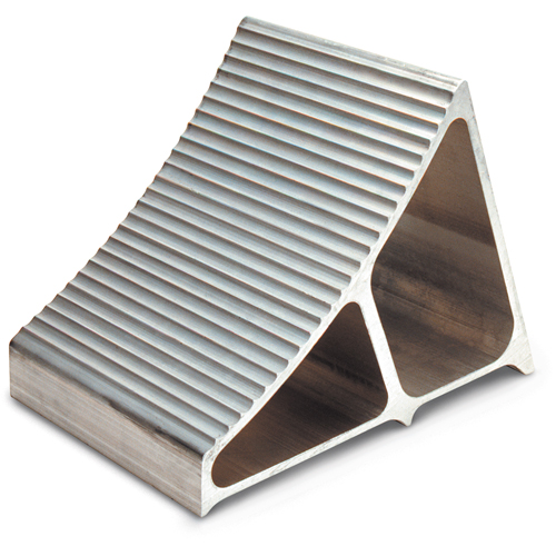 Cales-roue en aluminium, 7" la x 11-1/2" p x 8" h Equipex