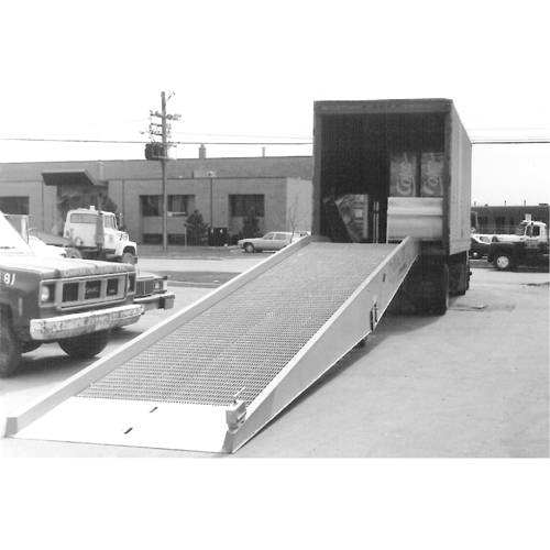 Mobile Yard Ramp, 11000 lbs. Capacity, 72" W x 30' L Equipex
