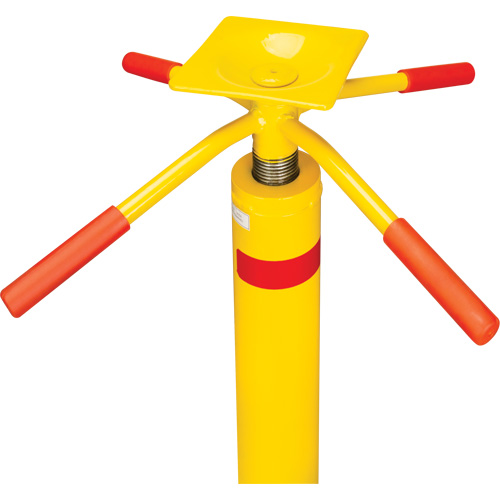 Cric pour remorque &agrave; capacit&eacute; statique de 50 000 lb, Cap. de levage 2,5 tonnes Equipex