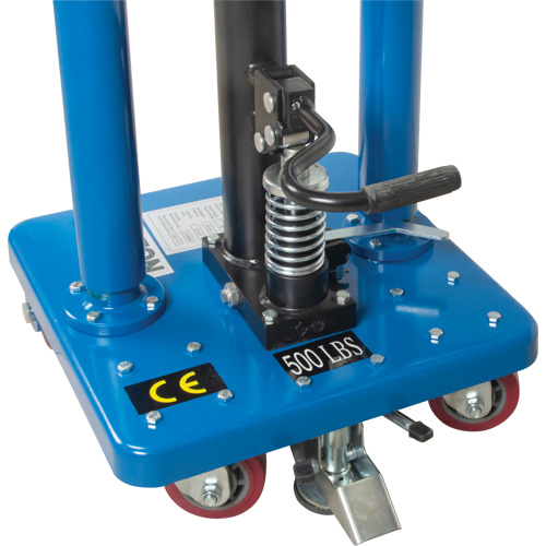 Table de travail hydraulique, 18'' lo x 18'' la, Acier, Capacit&eacute; 500 lb Equipex