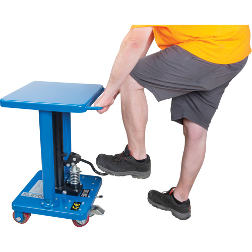 Table de travail hydraulique, 18'' lo x 18'' la, Acier, Capacit&eacute; 500 lb Equipex
