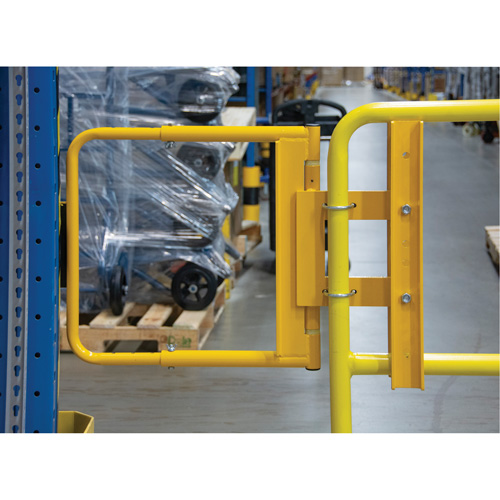 Safety Swing Gate, 21" H x 16" - 26" W Equipex