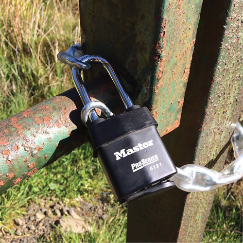 Cadenas Pro-Series Weather Tough, Noir, Cl&eacute;s diff&eacute;rentes, Acier lamin&eacute;, Largeur de 2-1/8" Equipex