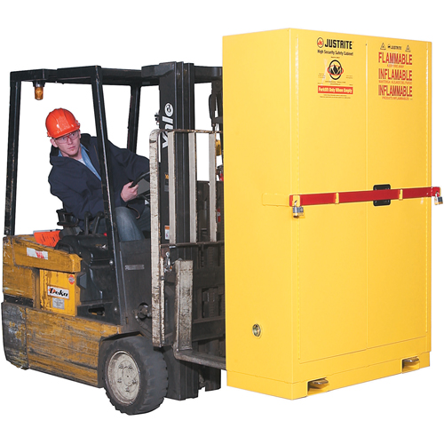 Armoire de rangement haute s&eacute;curit&eacute; avec barre en acier pour produits inflammables, 45 gal., 2 tablettes Equipex