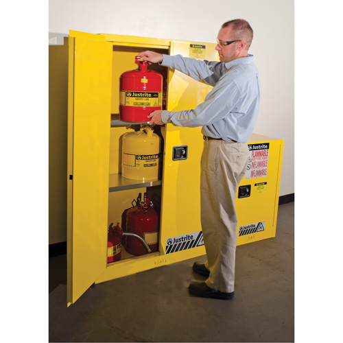 Armoires Sure-Grip EX pour produits inflammables, 45 gal., 2 Porte(s), 43" La x 65" h x 18" p Equipex