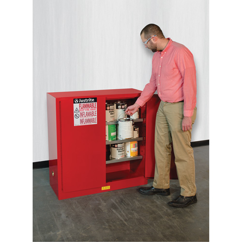 Armoire de s&eacute;curit&eacute; pour la peinture et les encres combustibles EX Sure-Grip, 40 gal., 3 tablettes Equipex