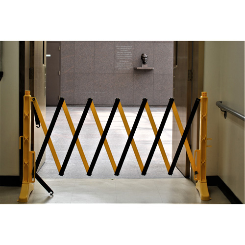 Xpandit Barricade, 36" H x 11.5' L, Black/Yellow Equipex
