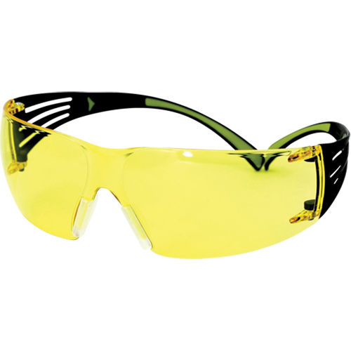 Lunettes de s&eacute;curit&eacute; SecureFit s&eacute;rie 400, Lentille Ambr&eacute;e, Antibu&eacute;e/Anti-&eacute;gratignures, ANSI Z87+/R&eacute;pond ou surpasse la norme CSA Z94.3 Equipex