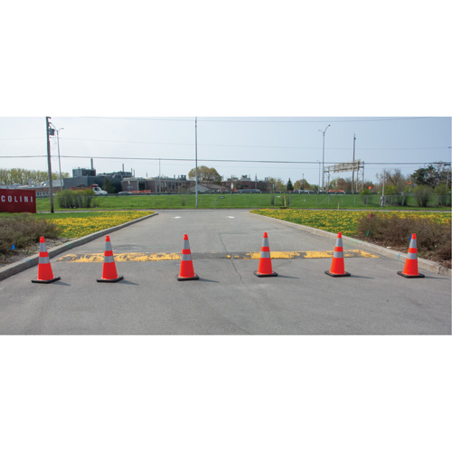 C&ocirc;ne de signalisation, 28", Orange, Bande(s) r&eacute;fl&eacute;chissante(s) 4" & 6" Equipex