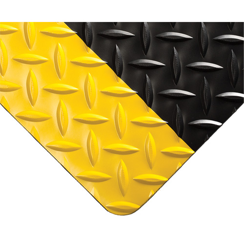 Tapis Diamond-Plate pour tableau de contr&ocirc;le no 701, 3' la x 75' lo, 1/4" &eacute;paisseur, Noir/Jaune, PVC Equipex
