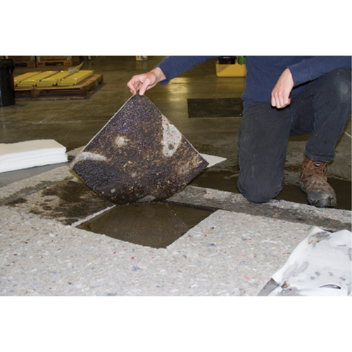 Tampons Husky Spilltration, Huile seulement, 16" x 16", 17,2 gal. d'absorption Equipex