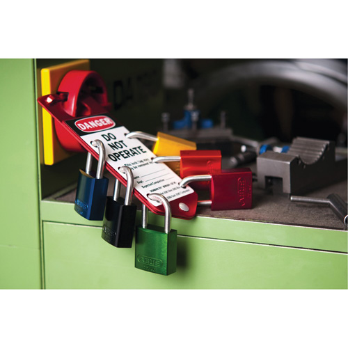 Cadenas, Cl&eacute;s diff&eacute;rentes, Aluminium, Largeur de 1-1/2" Equipex