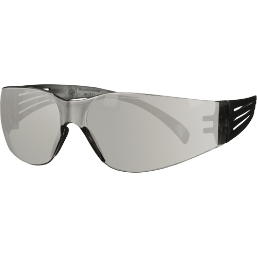 Lunettes de protection de s&eacute;rie 100 SecureFit, Lentille Gris/Int&eacute;rieur/ext&eacute;rieur, Antibu&eacute;e/Anti-&eacute;gratignures, ANSI Z87+/R&eacute;pond ou surpasse la norme CSA Z94.3 Equipex