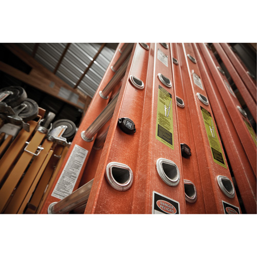 One-Key Bluetooth Tracking Tag Equipex