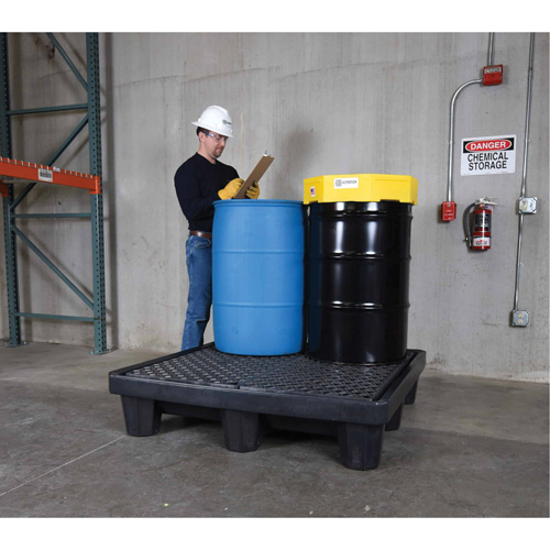 Ultra-Spill Pallet mod&egrave;le &eacute;conomique, 4 barils, Capacit&eacute; de d&eacute;versement 66 gal. US, 53" x 53" x 11,8" Equipex
