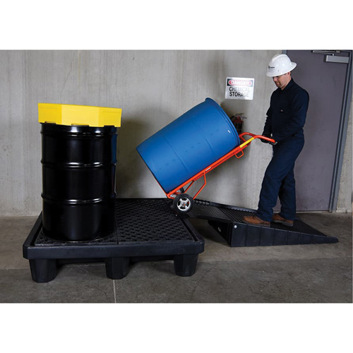 Ultra-Spill Pallet mod&egrave;le &eacute;conomique, 4 barils, Capacit&eacute; de d&eacute;versement 66 gal. US, 53" x 53" x 11,8" Equipex