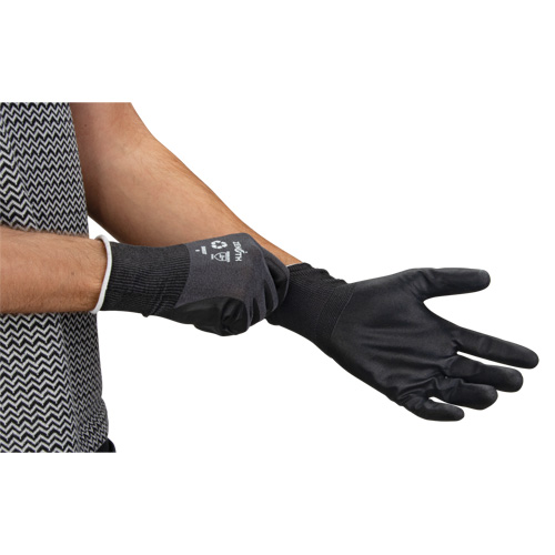 Gants &eacute;cologiques enduits et perm&eacute;ables &agrave; l'air, 8, R&ecirc;vetement Mousse de nitrile, Calibre 21, Enveloppe en Nylon/rPET Equipex