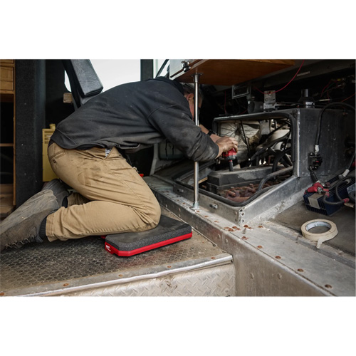 Tapis repose-genoux Packout, 18,7" lo x 13,7" la, 2,2" &eacute;pais Equipex