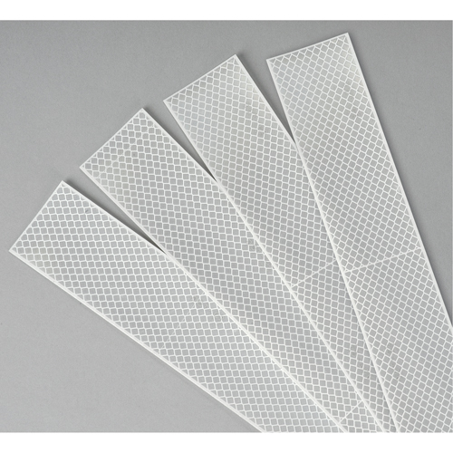 3M Scotchlite Diamond Grade mat&eacute;riau de perceptibilit&eacute; S&eacute;rie 983, 2" la x 12" lo, Blanc Equipex