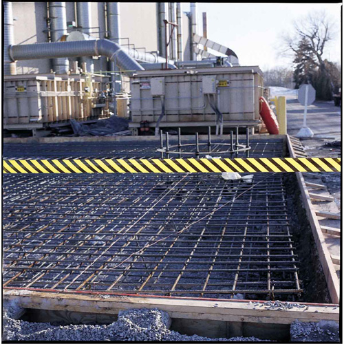 Ruban pour barricade, Anglais, 3" la x 200' lo, 3 mils, Noir sur jaune Equipex