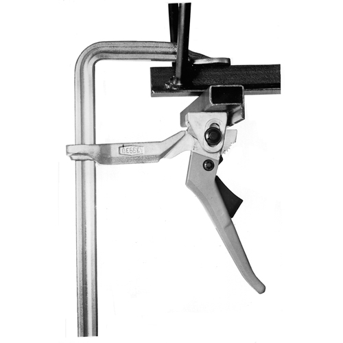 Serre-joints &agrave; levier (s&eacute;rie LC), 8" (203,2 mm), Force de serrage 660 lb Equipex