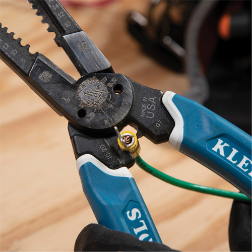 Outil polyvalent Klein-Kurve pour d&eacute;nuder, couper et sertir les fils, 8-1/4" lo, 8 - 20 AWG Equipex