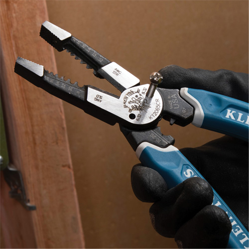 Outil polyvalent Klein-Kurve pour d&eacute;nuder, couper et sertir les fils, 8-1/4" lo, 8 - 20 AWG Equipex