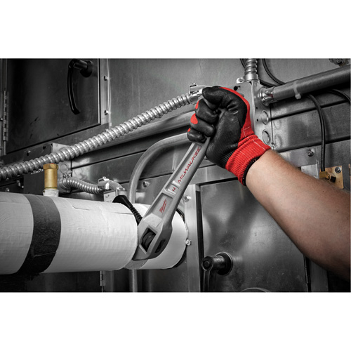 Aluminum Offset Pipe Wrench, 2" Jaw Capacity, 14" Long, Powder Coated Finish, Ergonomic Handle Equipex