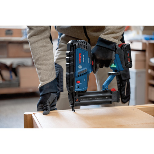 Cloueur pour clous &agrave; t&ecirc;te perdue de calibre 18 (outil seul), 18 V, Lithium-ion Equipex