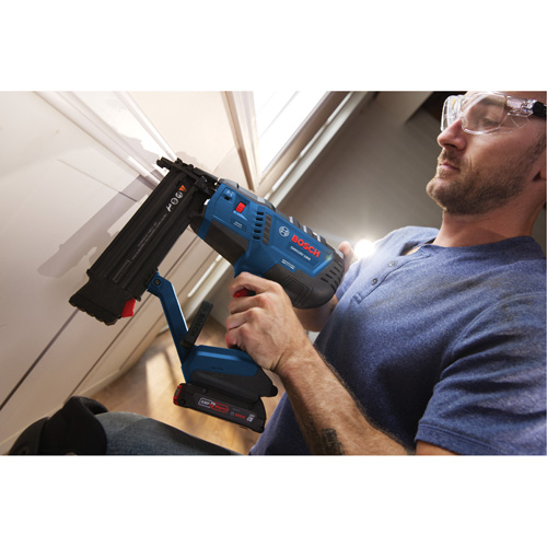 Brushless 18-Gauge Brad Nailer Kit with Standard Power Battery, 18 V, Lithium-Ion Equipex