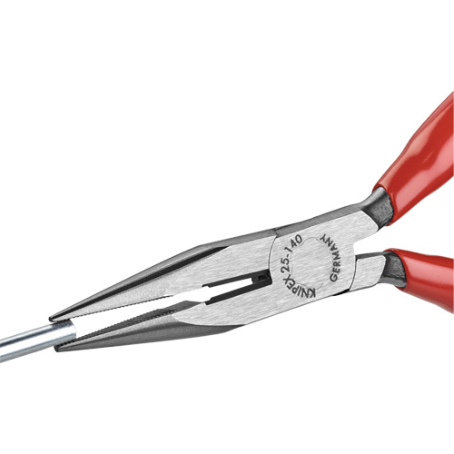 Pince &agrave; bec long avec couteau, 5-1/2" lo Equipex