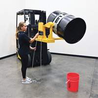 Porte-baril pour chariot &agrave; fourche, Pour 55 gal. US (45,8 gal imp&eacute;rial) Equipex
