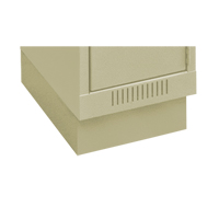 Base en retrait pour casiers &eacute;conomiques Clean Line, 1 Blocs, 4" lo x 12" la x 18" p, Beige, Acier Equipex