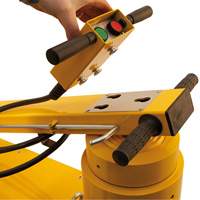 Mammut Jack, 165 Ton(s), Air Hydraulic Equipex