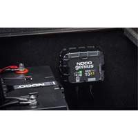 Chargeur de batterie embarqu&eacute; &agrave; 1 sortie de 10 amp&egrave;res GenPro10X1 Genius Equipex