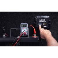 Chargeur de batterie embarqu&eacute; &agrave; 1 sortie de 10 amp&egrave;res GenPro10X1 Genius Equipex