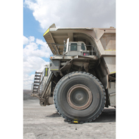 Protecteur de c&acirc;ble &agrave; traverse extr&ecirc;me Yellow Jacket, 2 canaux, 35,75" lo x 42,125" la x 5,125" h Equipex