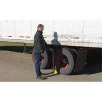 Cale de roue avec poign&eacute;e ergonomique, Acier, Jaune, 8" la x 10-3/4" p x 9-1/8" h Equipex