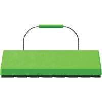 Cale de roue pour avion Checkers Safety SafeRay avec poign&eacute;e &agrave; c&acirc;ble & patin en caoutchouc, Ur&eacute;thane, Vert fluorescent, 24" la x 8" p x 6" h Equipex