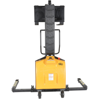 Gerbeur motoris&eacute; avec m&acirc;t &eacute;troit, Fonctionnement &eacute;lectrique, Capacit&eacute; 1500 lb, Lev&eacute;e max 63" Equipex