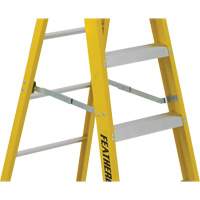 Escabeaux industriels robustes (s&eacute;rie 6900), 4', Fibre de verre, Capacit&eacute; 300 lb, Type 1A Equipex