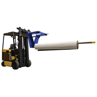 Fl&egrave;che de chariot &eacute;l&eacute;vateur pour tapis, 144-1/2" longueur, Install&eacute; sur fourche, Capacit&eacute; de 1800 lb Equipex
