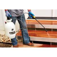 Vaporisateur universel Deck & Home, 2 gal. (9 L), Poly&eacute;thyl&egrave;ne, Lance de 15" Equipex